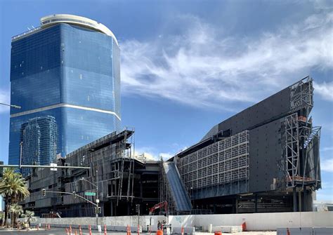 Fontainebleau Las Vegas Gets $2.2B Loan to Finish .